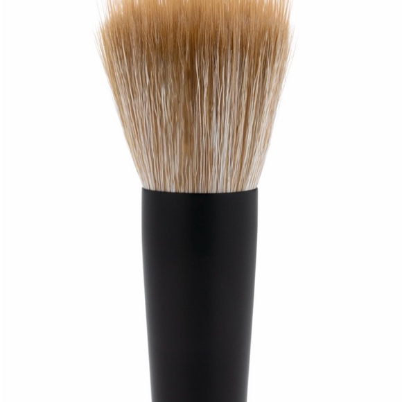 Sonia G - Sheer Buffer Brush - Picture 2 of 5